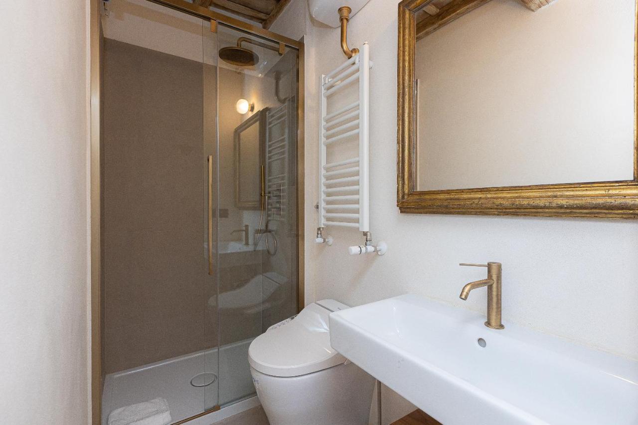 Coronari-rental In Appartement