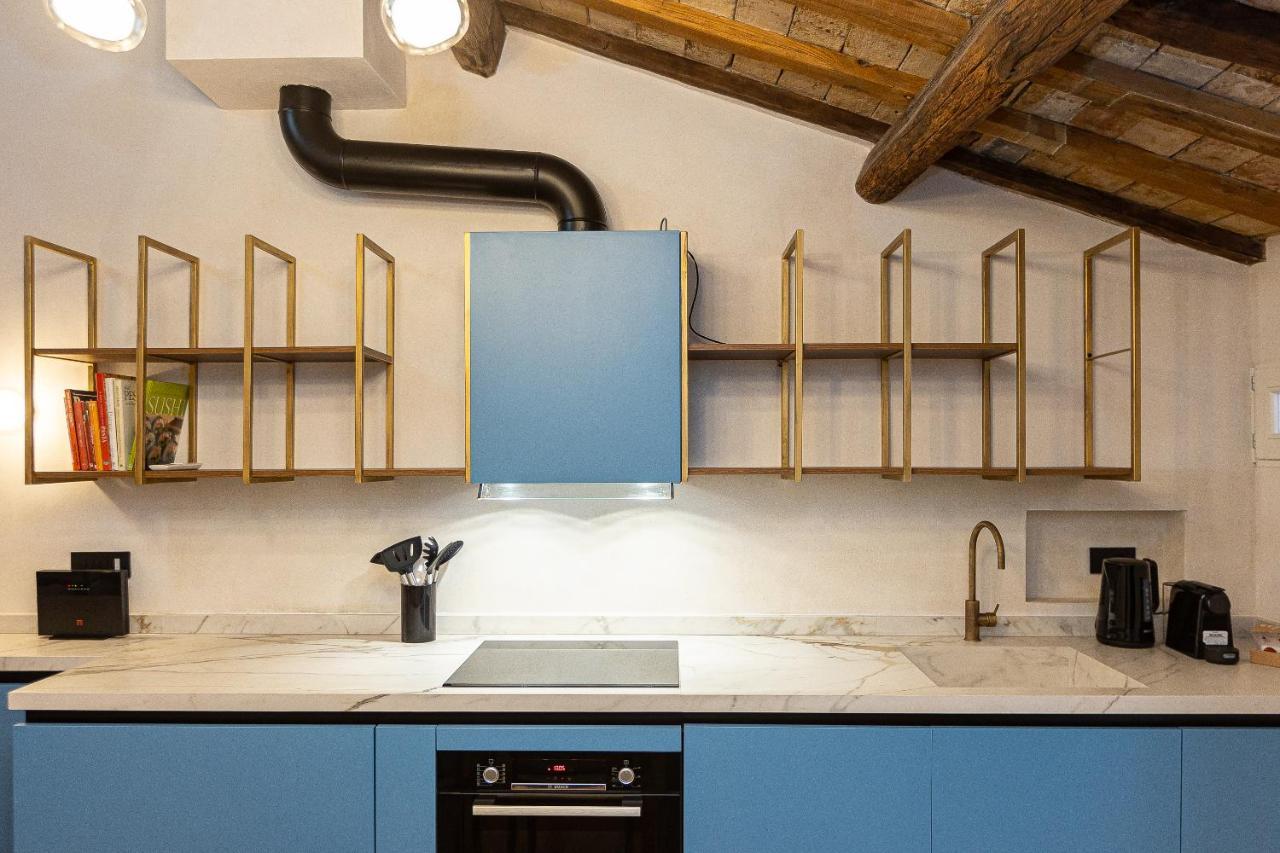 Coronari-rental In Appartement